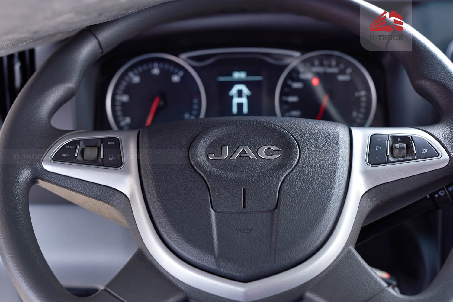 Xe tải JAC N900 Plus E5 thùng bạt