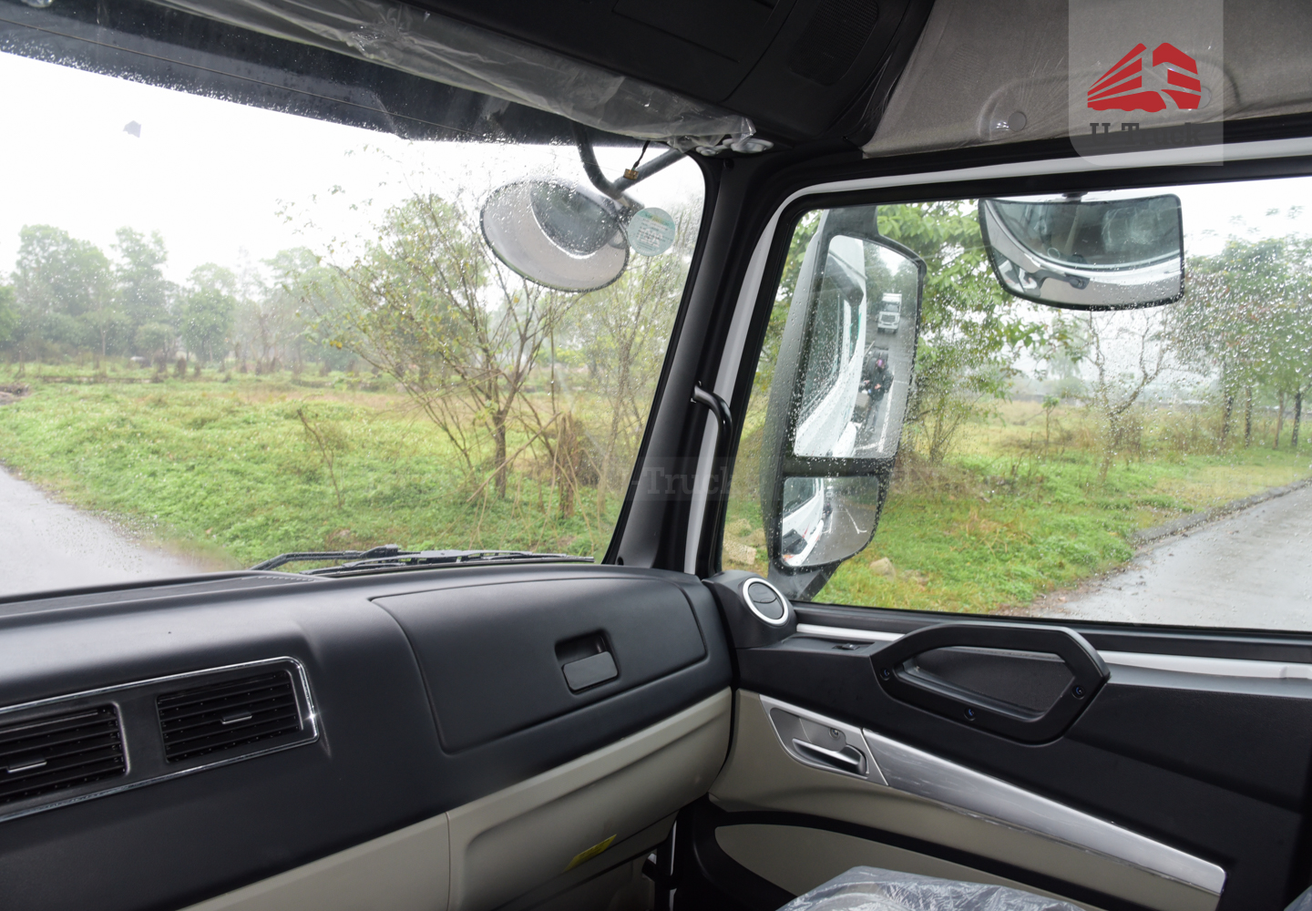 Xe xi téc HOWO NX 8×4 chở xăng 22M3