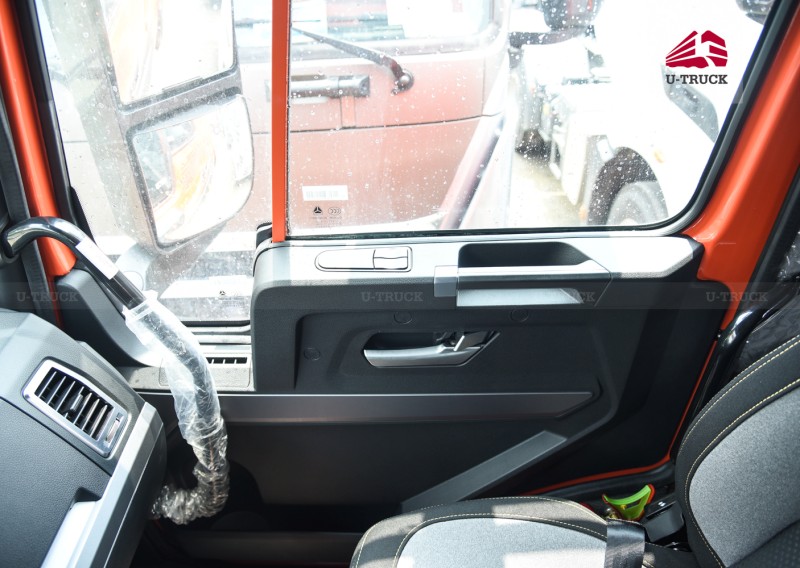 Xe đầu kéo HOWO V7X 440 cầu dầu