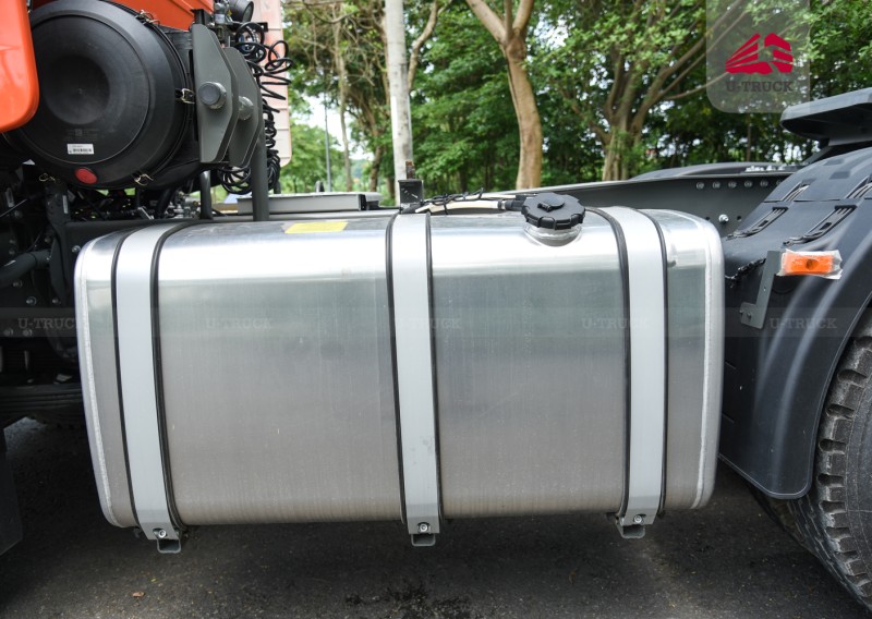 Xe đầu kéo HOWO V7X 440 cầu dầu