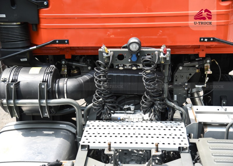 Xe đầu kéo HOWO V7X 440 cầu dầu