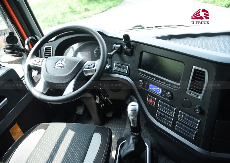 Xe đầu kéo HOWO V7X 440 cầu dầu