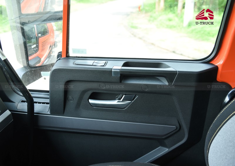 Xe đầu kéo HOWO V7X 440 cầu dầu