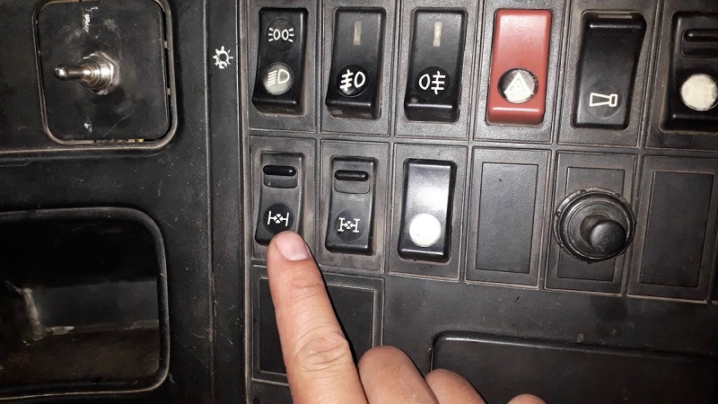 Các công tắc trên xe HOWO, chức năng và lưu ý khi sử dụng