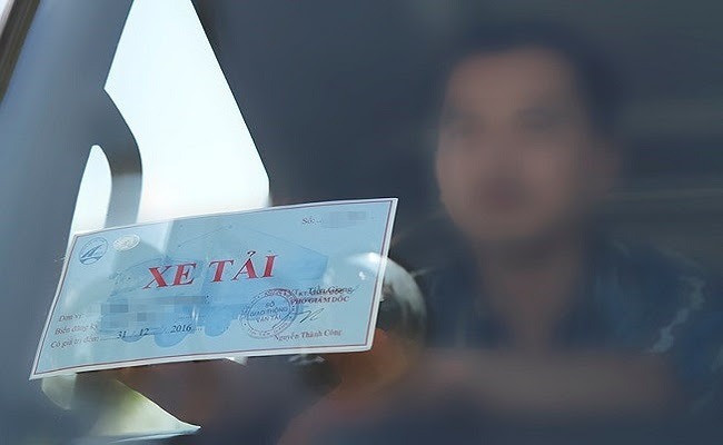 Xe chở quá tải có bị tước phù hiệu không? Mức xử phạt 2026