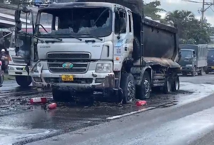 Xe tải có phải trang bị bình chữa cháy không? Xử lý xe tải bị cháy