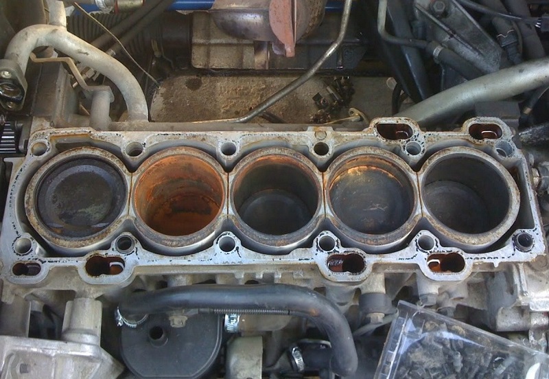 Xe tải bị hao nước làm mát – Nguyên nhân, cách xử lý và phòng tránh