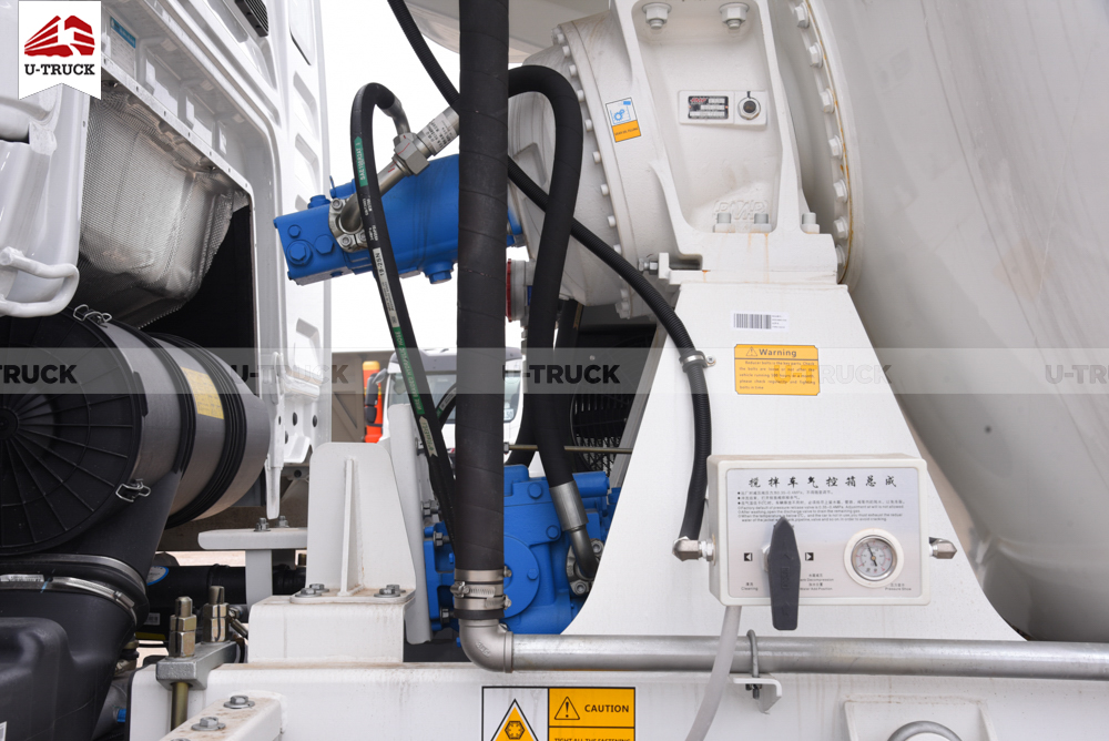 Xe trộn bê tông Howo TX350 6X4 10M3