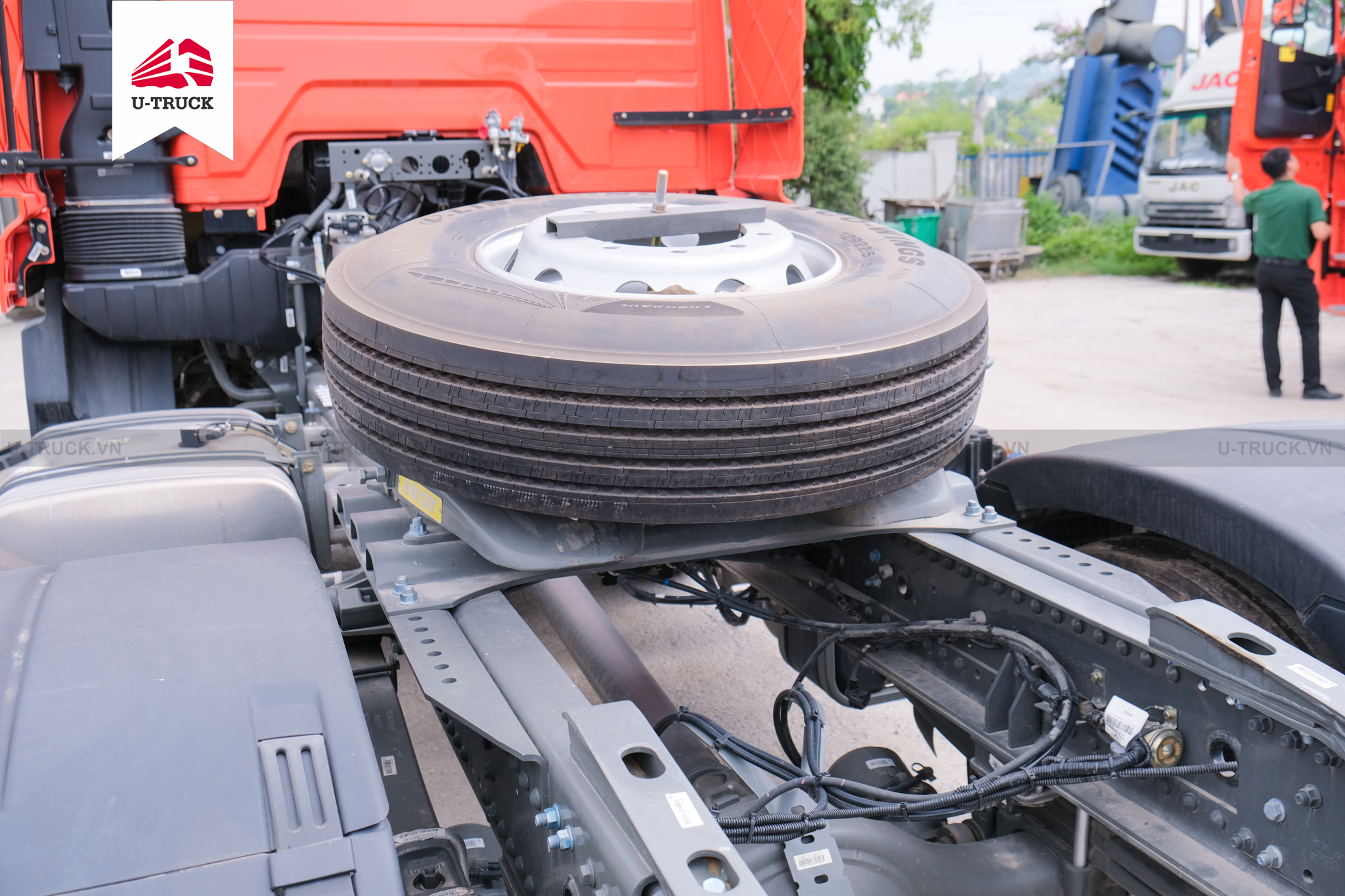 Xe đầu kéo HOWO NX 280 cầu láp