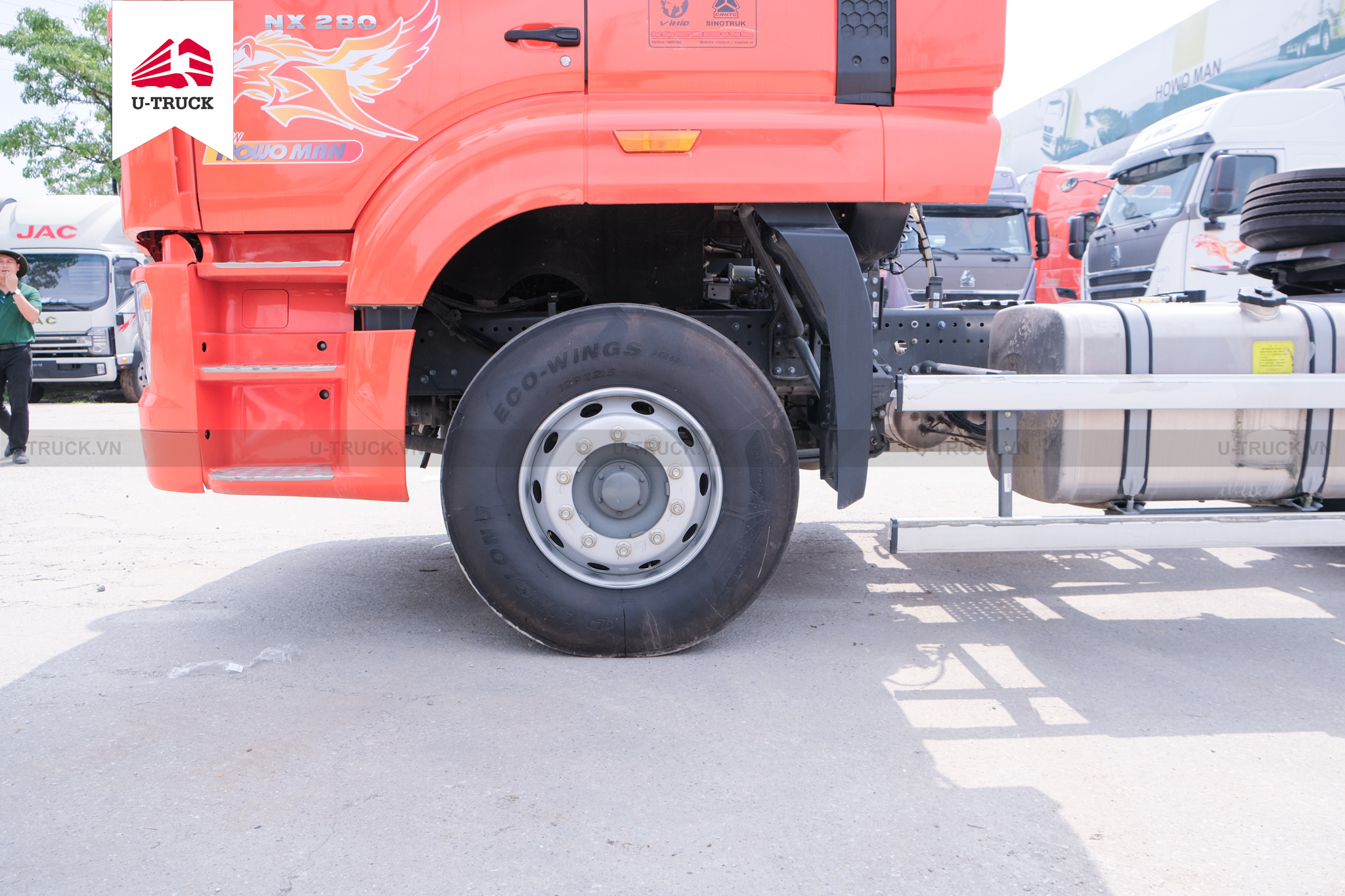 Xe đầu kéo HOWO NX 280 cầu láp