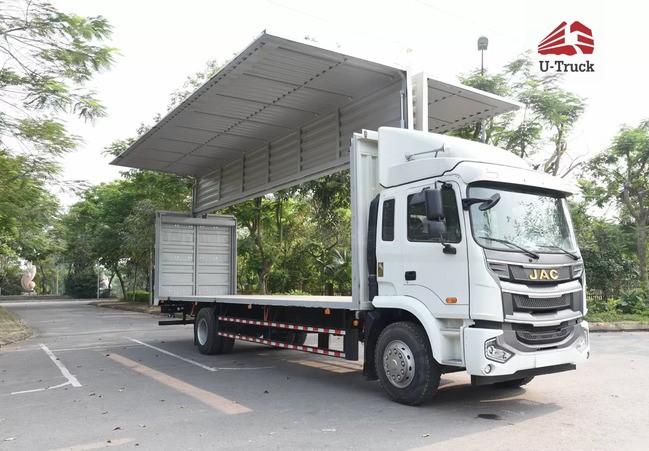 Vẻ ngoài ấn tượng của  xe tải A5 4x2 thùng công cánh dơi 9m5 