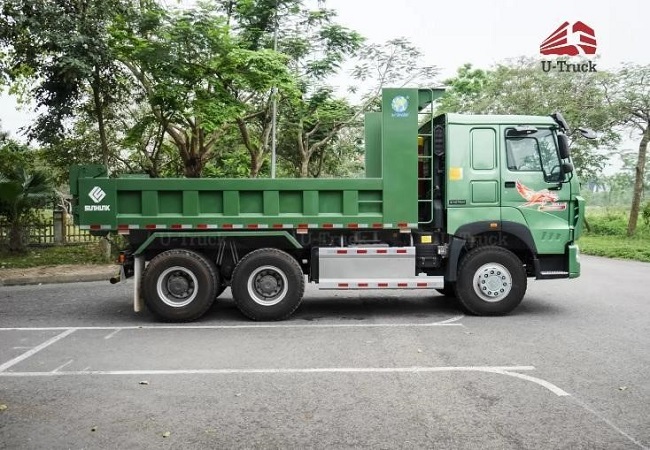 Hình ảnh ô tô chở đất