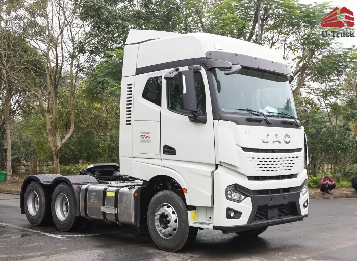 Xe đầu kéo JAC Q7 420 cầu láp