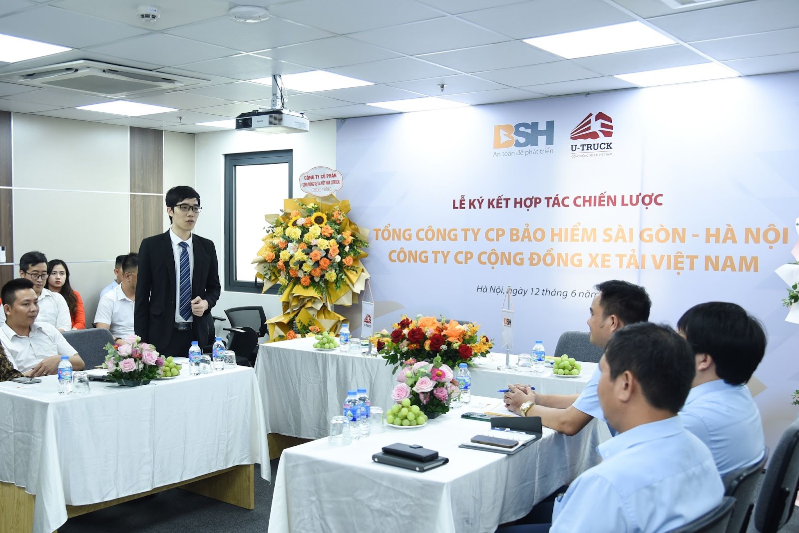 Ông Lê Văn Tính - Giám đốc Công ty U-Truck phát biểu trong buổi lễ