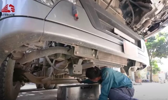 Kiểm tra, bảo dưỡng xe tải thường xuyên