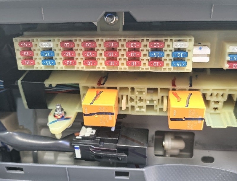 Bảng cầu chì xe tải