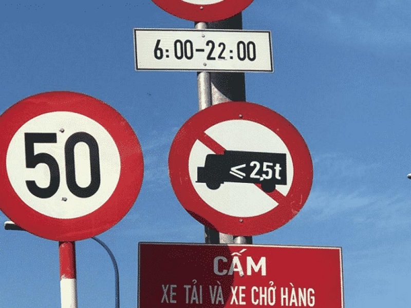 Biến báo cấm xe tải theo giờ