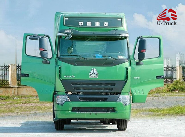 Hình ảnh xe tải Howo A7 mạnh mẽ, bền bỉ