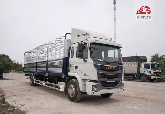 Hình ảnh xe tải JAC A5 4x2 thùng mui bạt 10m