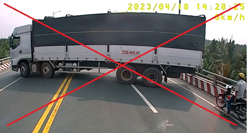 Không quay đầu xe trên cầu