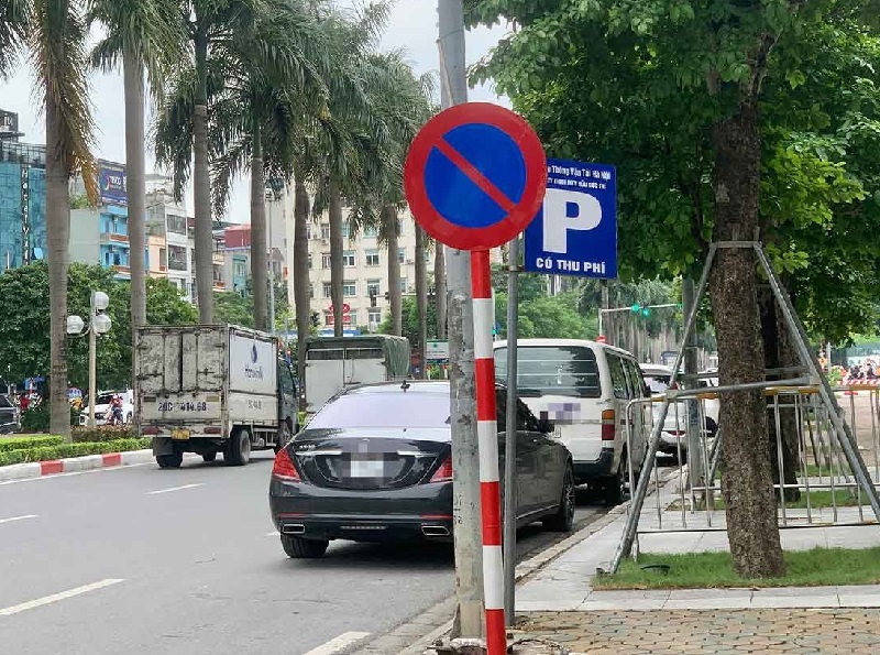 Vị trí có biển cấm đỗ xe