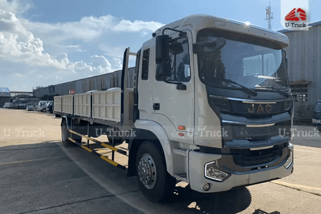 Xe thùng lửng chở hàng cồng kềnh