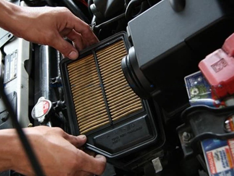 Vệ sinh lọc gió thường xuyên