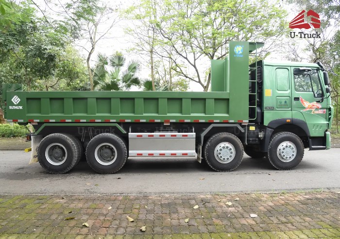 Xe ben HOWO V7G 8x4 thùng vuông - Bản nâng cấp 2022 là mẫu xe được ưa chuộng