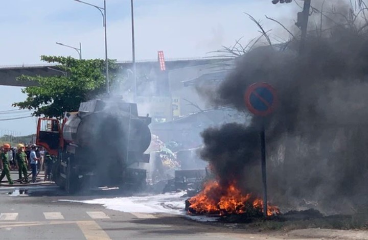 Xe chở xăng không có dây xích có thể gây cháy nổ