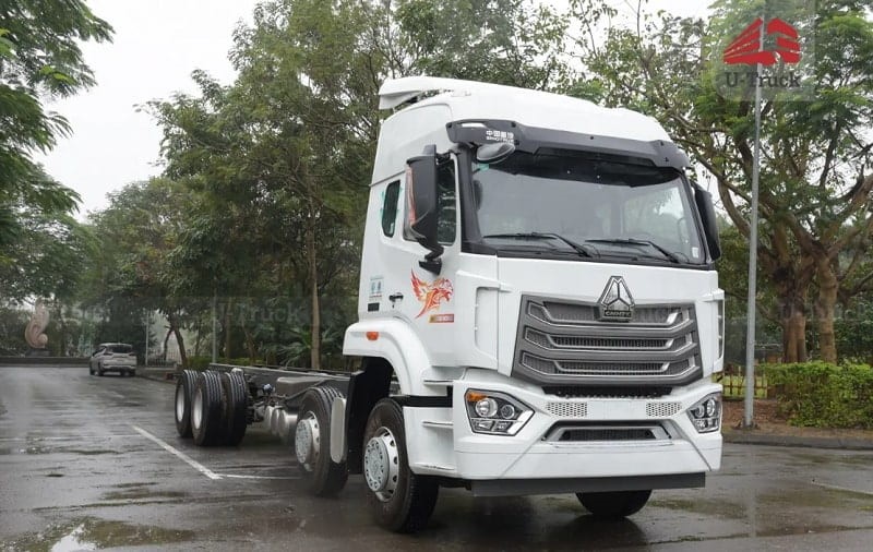 Hình ảnh xe đầu kéo HOWO 4 chân