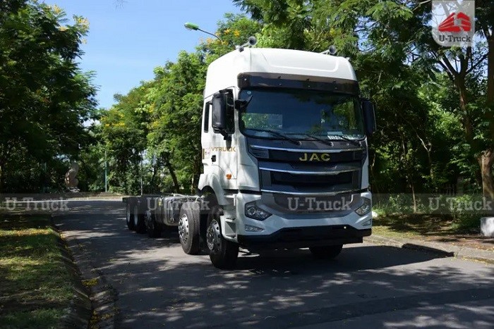 Xe tải 2 cầu là loại xe được trang bị hệ dẫn động 4 bánh