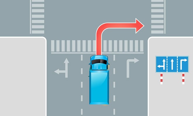 Xe tải đi sai vạch kẻ đường