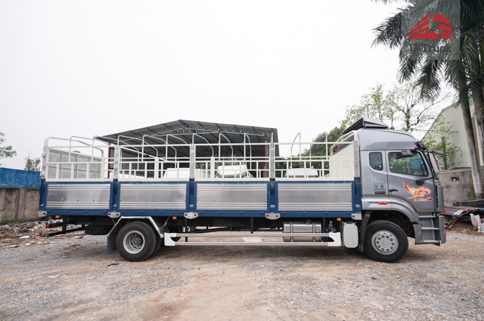Xe tải HOWO 8 tấn 2 chân thùng bạt