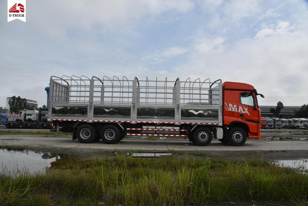 Thùng hàng dài chở đa dạng loại hàng hóa