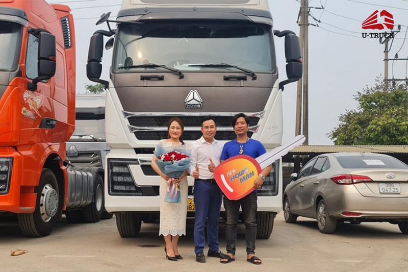 Khách hàng mua xe tải tại U-TRUCK