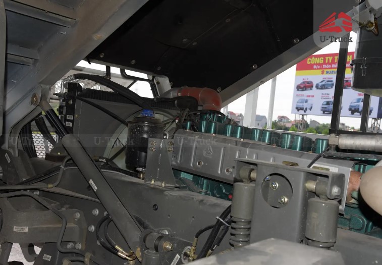 Động cơ xe ben mỏ Howo 371 HW7D