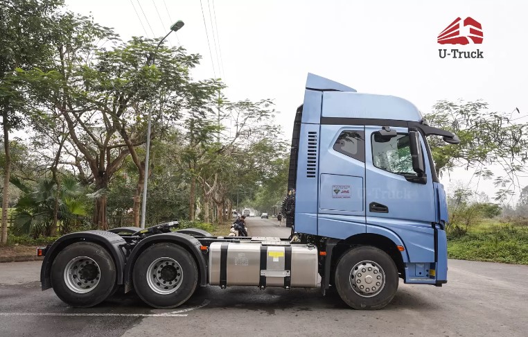 Xe đầu kéo JAC Q7 385 cầu láp