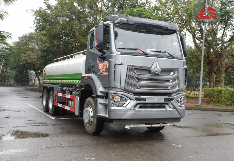 Hình ảnh xe phun nước HOWO NX 6X4 13M3
