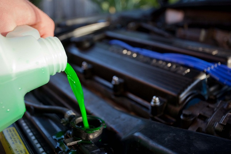 Bổ sung nước làm mát kịp thời