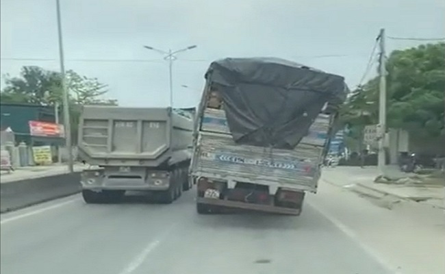 Hình ảnh xe tải bị nhao lái