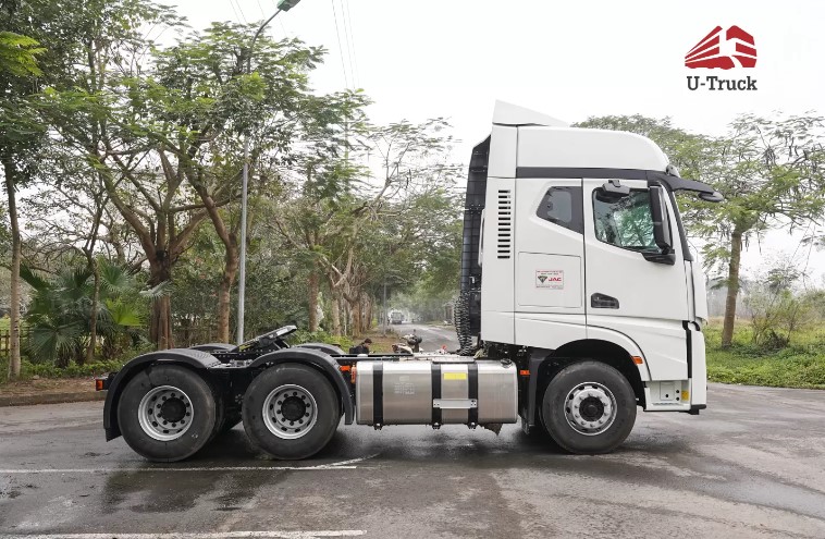 Dòng xe đầu kéo JAC 3 chân