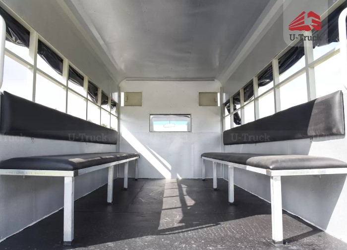 Hệ thống thùng xe bố trí ghế ngồi cho học viên