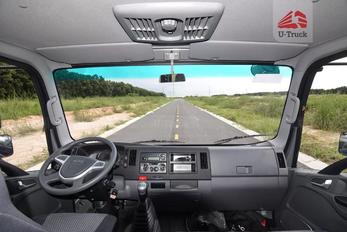 Khoang lái rộng rãi và tiện nghi