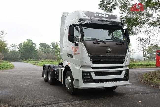 Hình ảnh xe đầu kéo Howo TH7 LX 460 cầu láp cabin giường ngủ sleeper